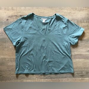 Athleta women size XL NWOT teal green v-neck supima cotton cropped workout shirt